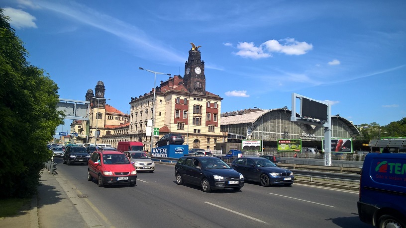 プラハ中央駅旧駅舎側