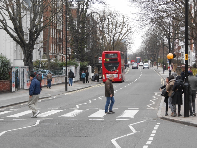 世界一有名な横断歩道 みゅうロンドンブログ オプショナルツアー 現地ツアーの みゅう