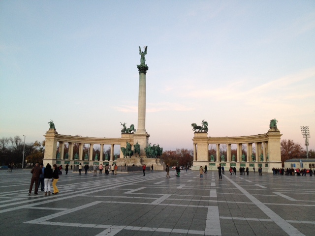 Heroes' square