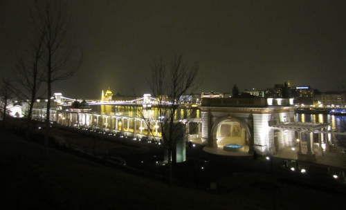 Varkert Bazaarのネオ・ルネッサンス庭園（夜）