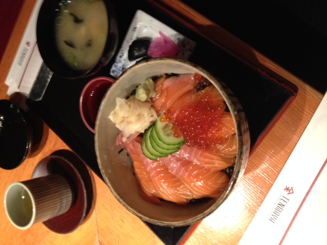 天満屋　鮭とイクラの親子丼