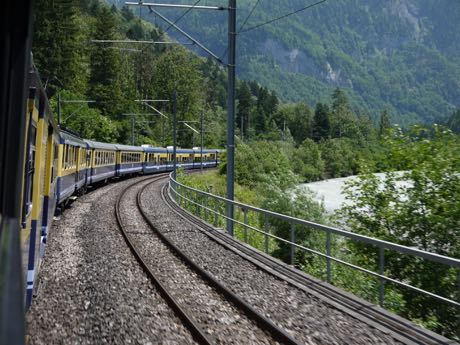 ユングフラウ鉄道車窓