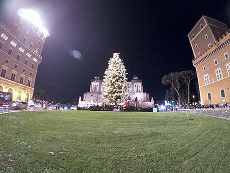 ヴェネツィア広場の夜景