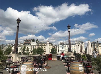 パリの夏にぴったり ラ トゥール ダルジャンのイチゴ シャンパンアイス みゅうパリブログ オプショナルツアー 現地ツアーの みゅう
