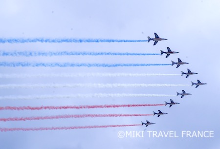 フランス 7月14日革命記念日の航空ショー みゅうパリブログ オプショナルツアー 現地ツアーの みゅう