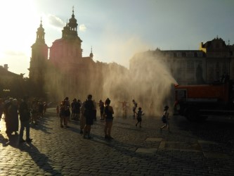 猛暑の旧市街広場