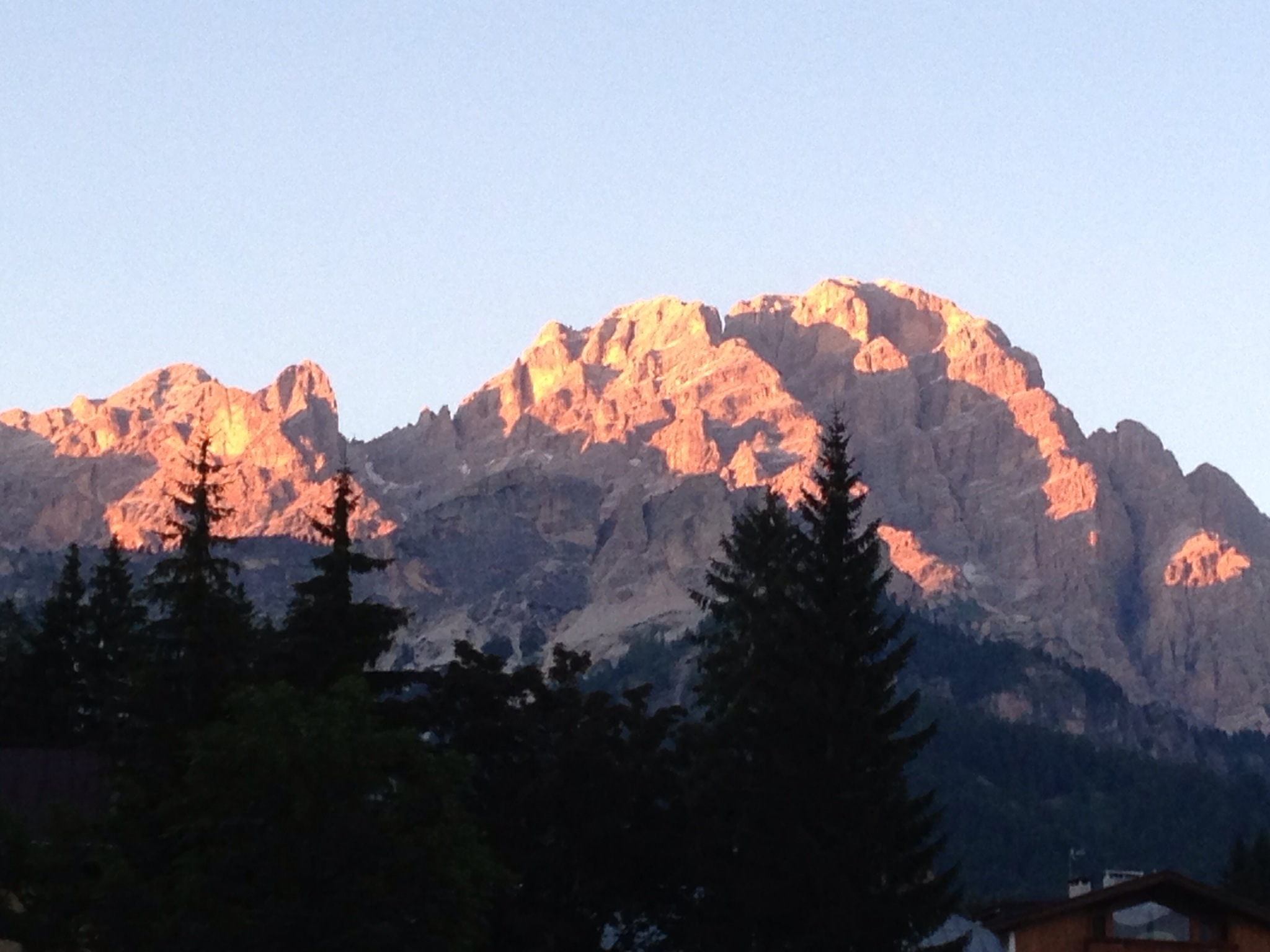 プライベートツアー 世界遺産ドロミテ1日観光 日本語アシスタント付き ドロミテの真珠コルティーナの街とミズリーナ湖 ベネチアオプショナルツアー オプショナルツアー 現地ツアーの みゅう